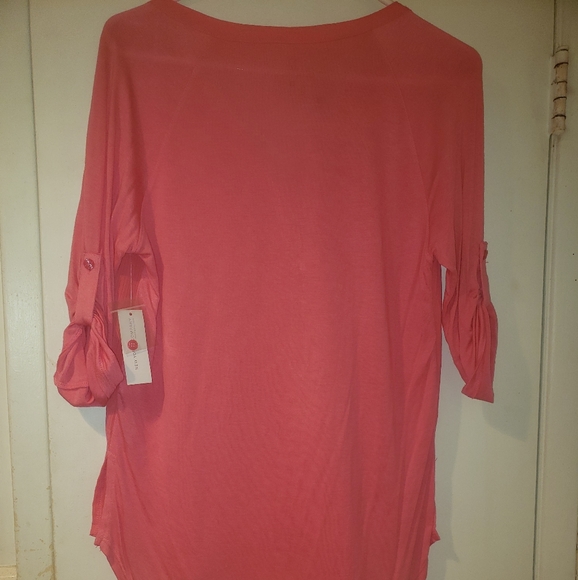New York & Company V Neck  Blouse 3/4 sleeve, Coral Top - Picture 4 of 8
